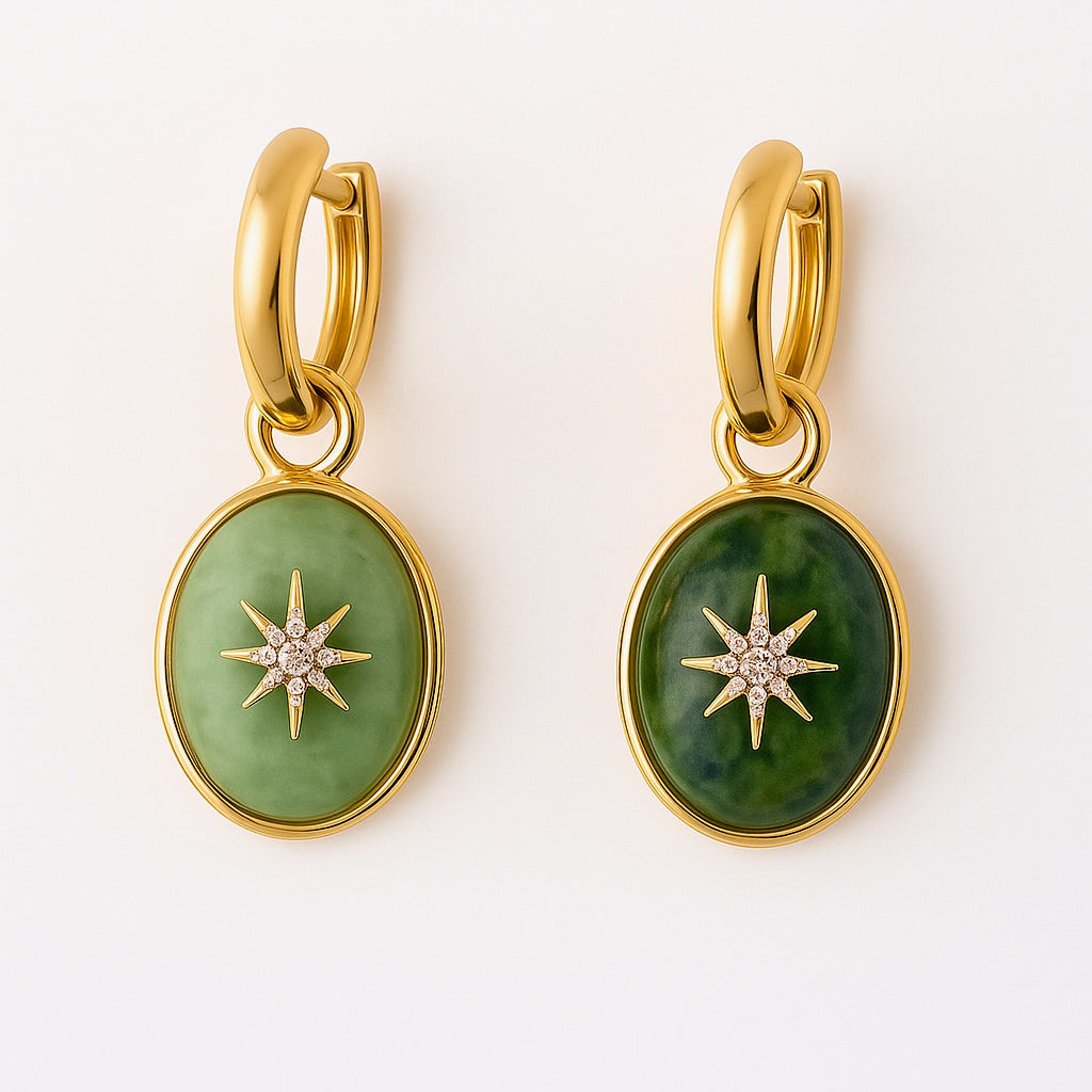 Mini pendentifs d'oreilles dépareillés en jade vert et diamants, motif soleil
